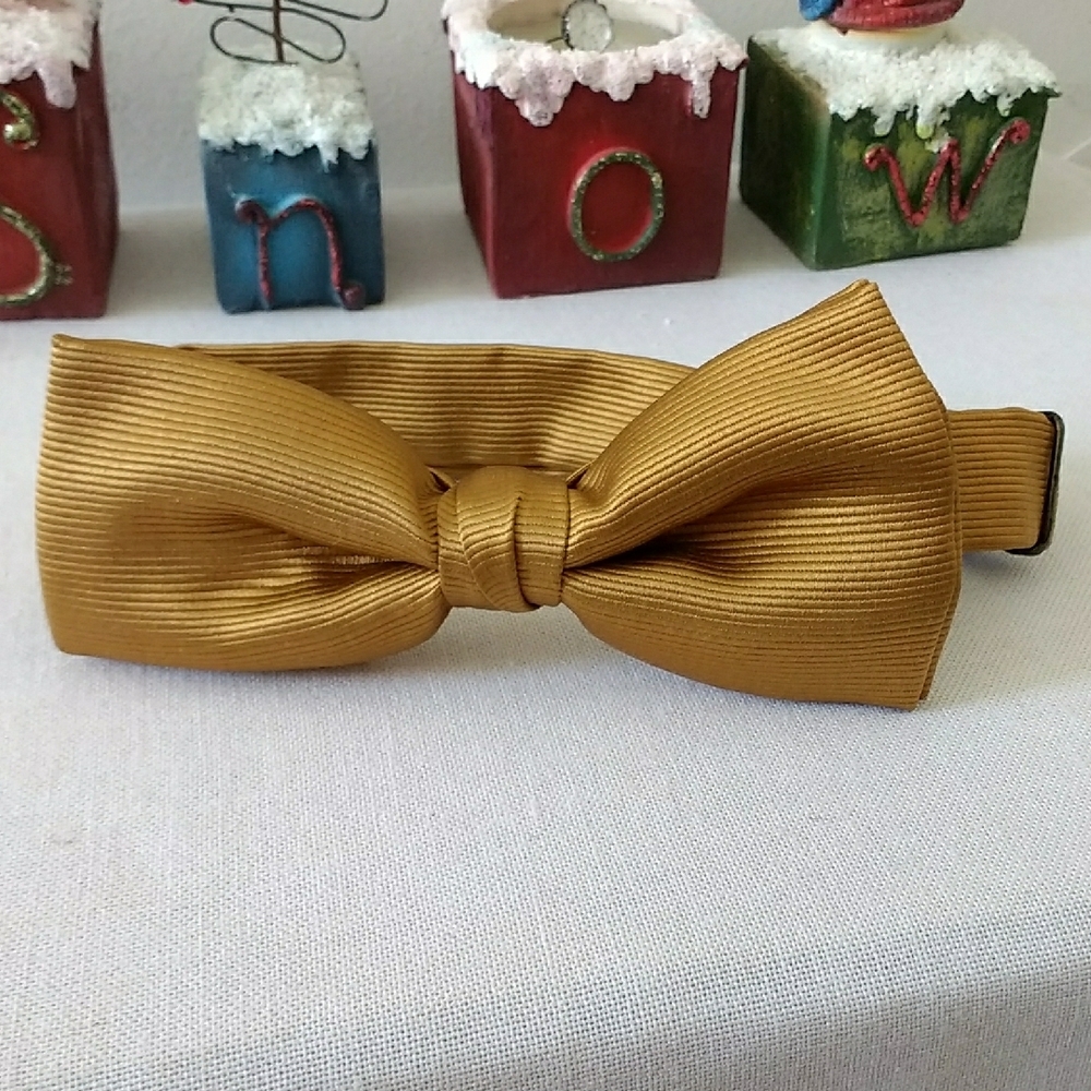 Adjustable Gold Bow Tie